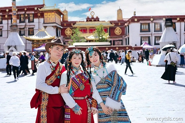 春節去拉薩旅游要準備什么